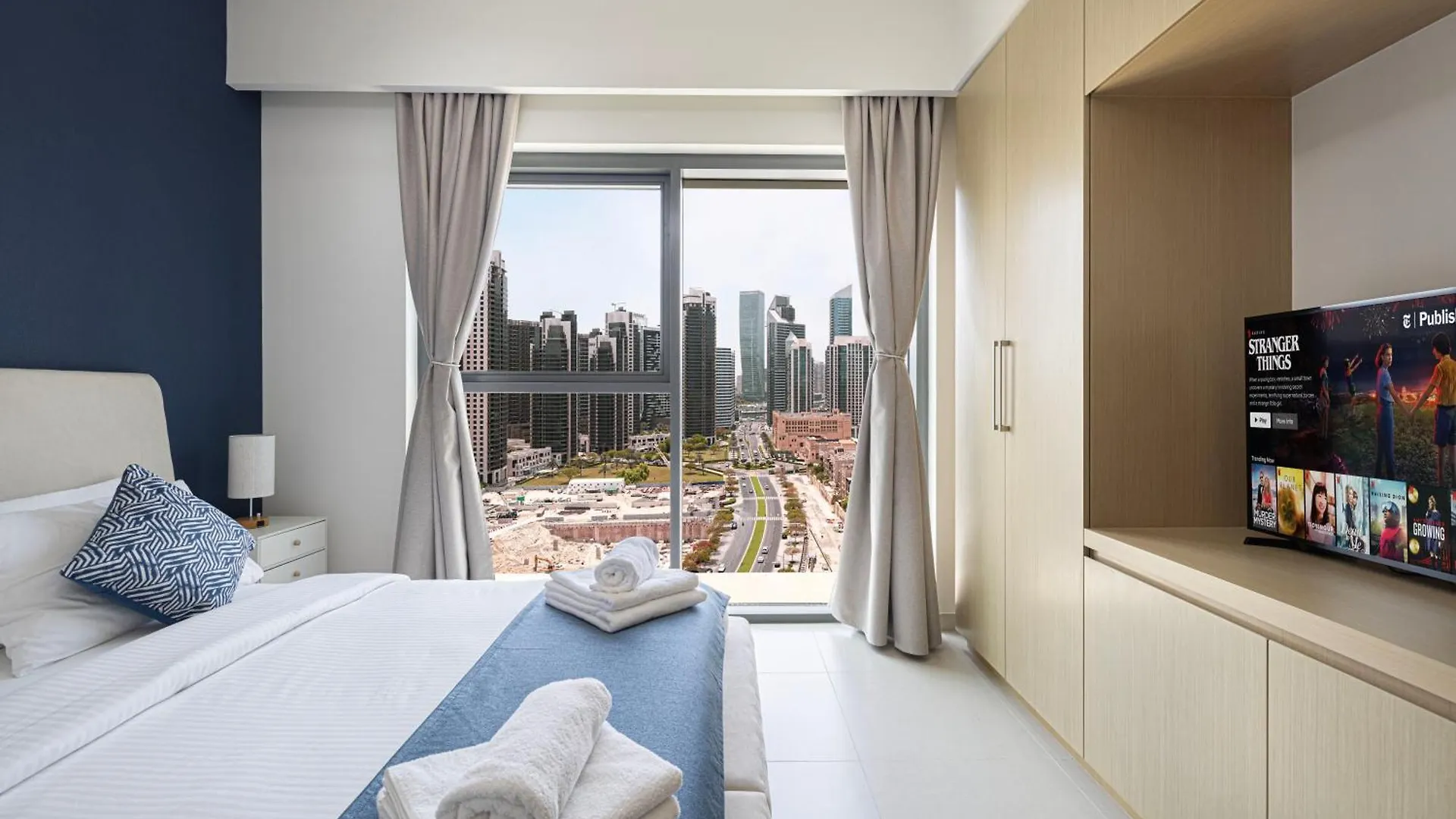 5 Minute Walk To The Fountains! Full Burj Khalifa View! 5-Star Pool & Gym! Apartment Dubai
