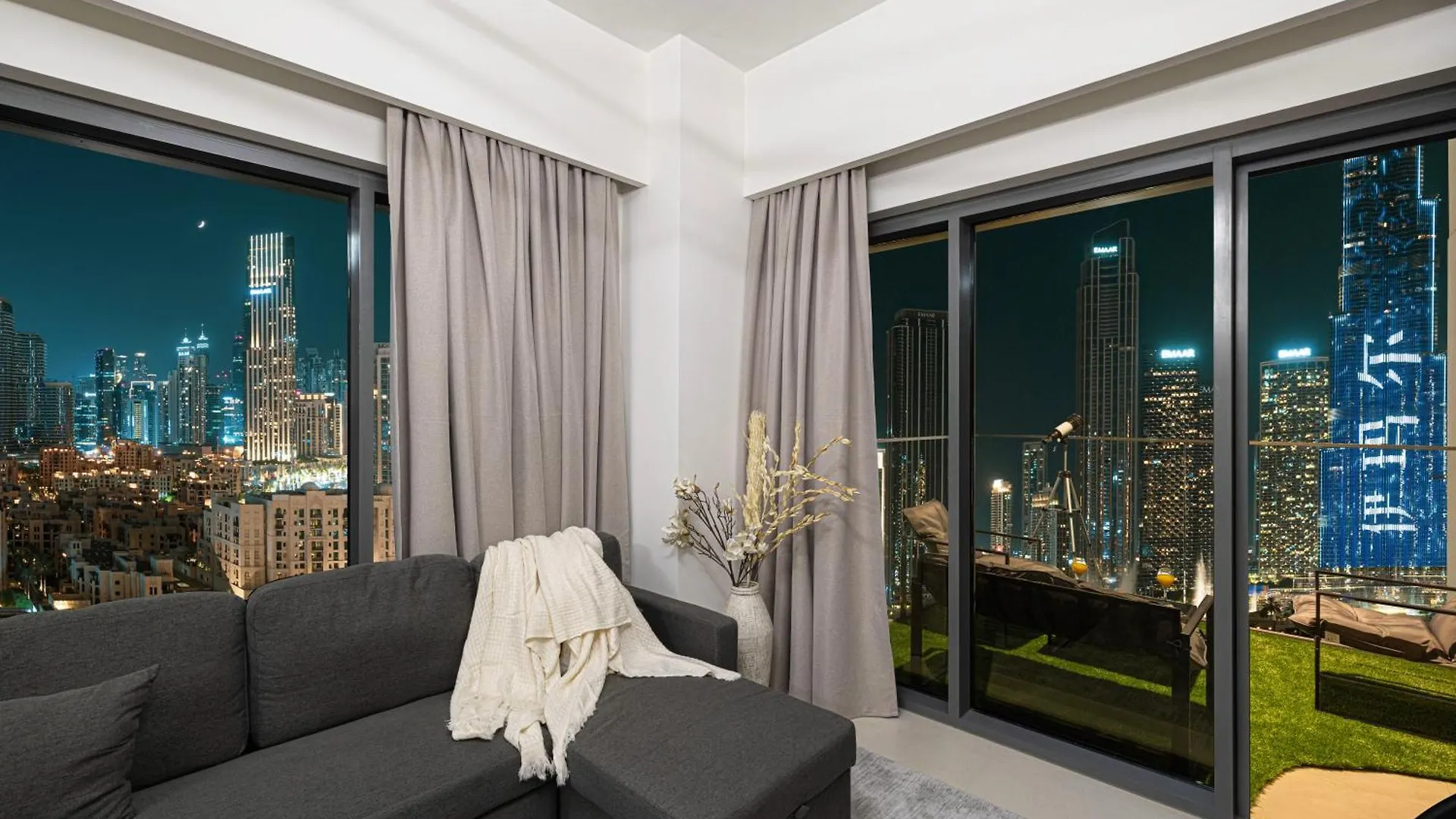 5 Minute Walk To The Fountains! Full Burj Khalifa View! 5-Star Pool & Gym! Apartment Dubai