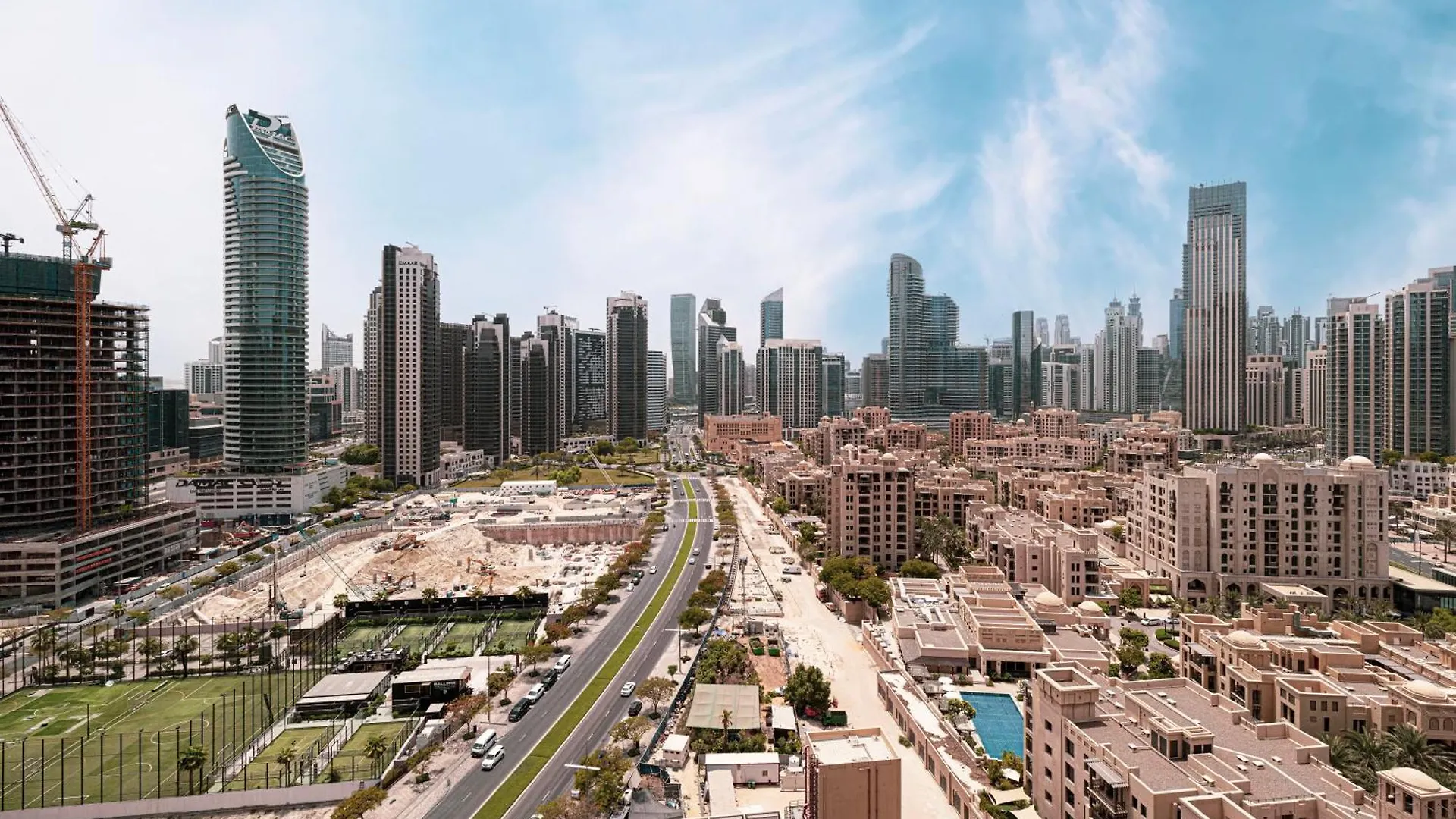 5 Minute Walk To The Fountains! Full Burj Khalifa View! 5-Star Pool & Gym! Apartment Dubai