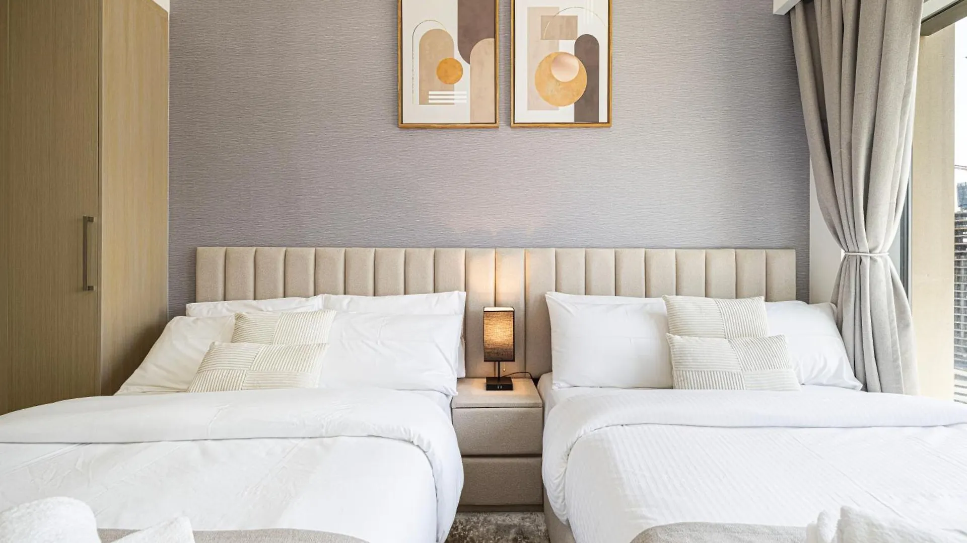 5 Minute Walk To The Fountains! Full Burj Khalifa View! 5-Star Pool & Gym! Apartment Dubai