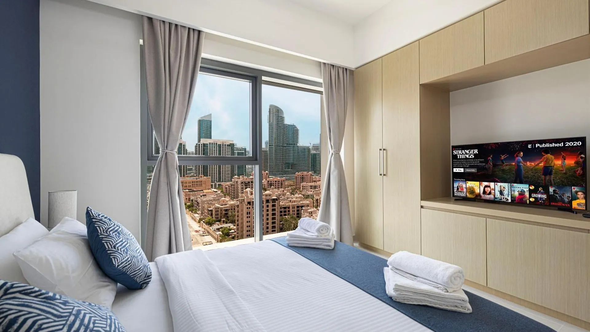5 Minute Walk To The Fountains! Full Burj Khalifa View! 5-Star Pool & Gym! Apartment Dubai United Arab Emirates