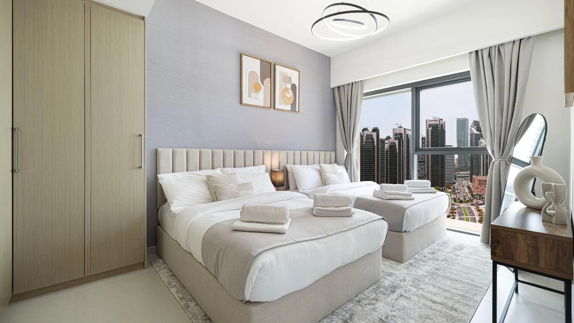 5 Minute Walk To The Fountains! Full Burj Khalifa View! 5-Star Pool & Gym! Apartment Dubai