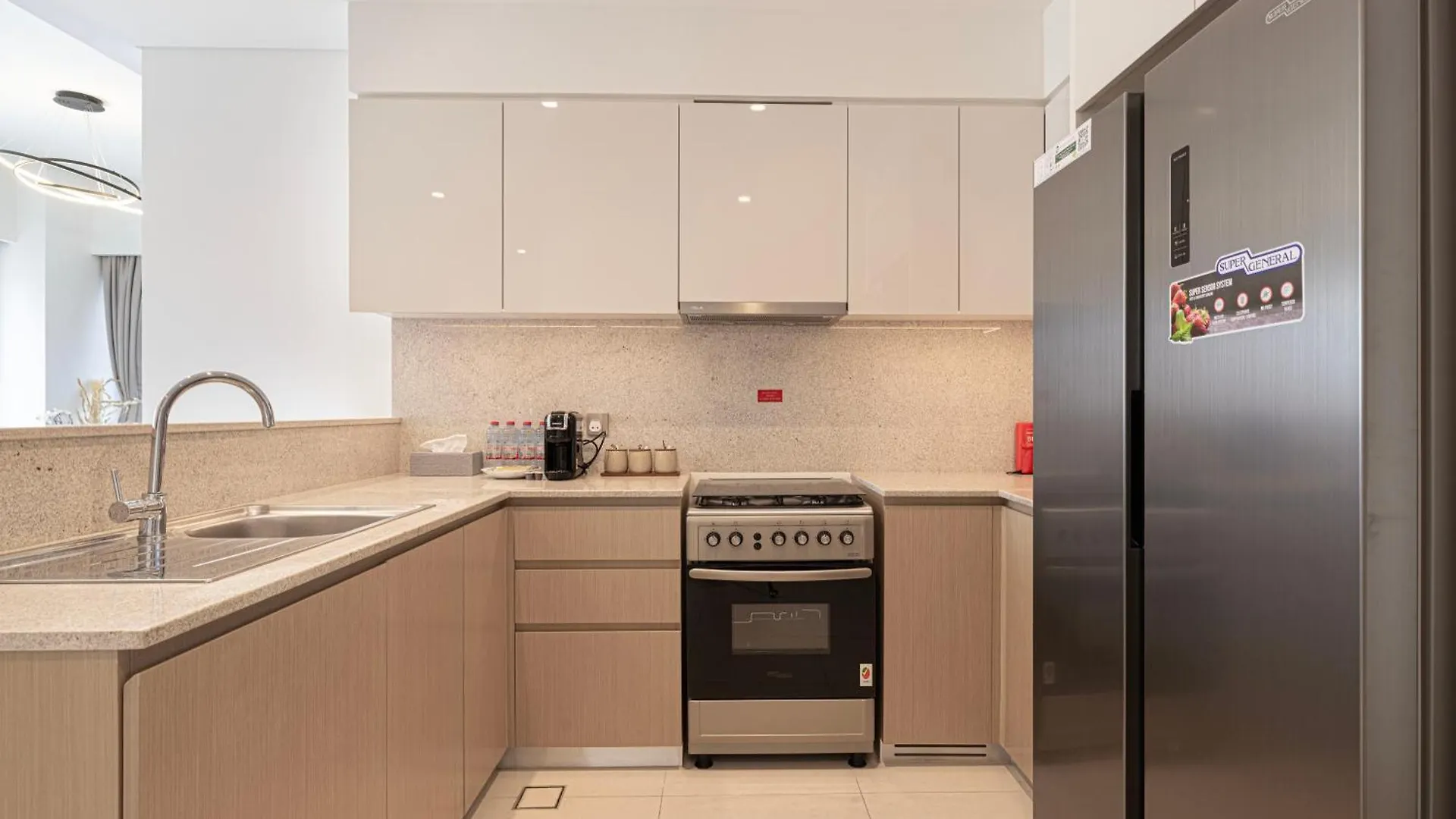 5 Minute Walk To The Fountains! Full Burj Khalifa View! 5-Star Pool & Gym! Apartment Dubai United Arab Emirates