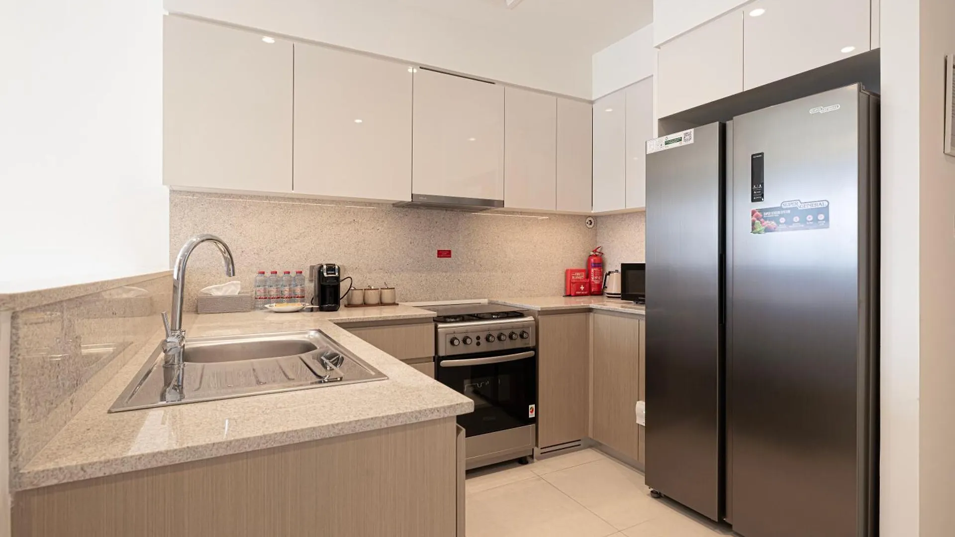 5 Minute Walk To The Fountains! Full Burj Khalifa View! 5-Star Pool & Gym! Apartment Dubai