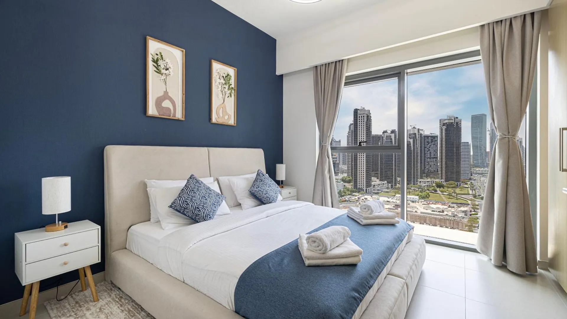 5 Minute Walk To The Fountains! Full Burj Khalifa View! 5-Star Pool & Gym! Apartment Dubai 0*,  United Arab Emirates