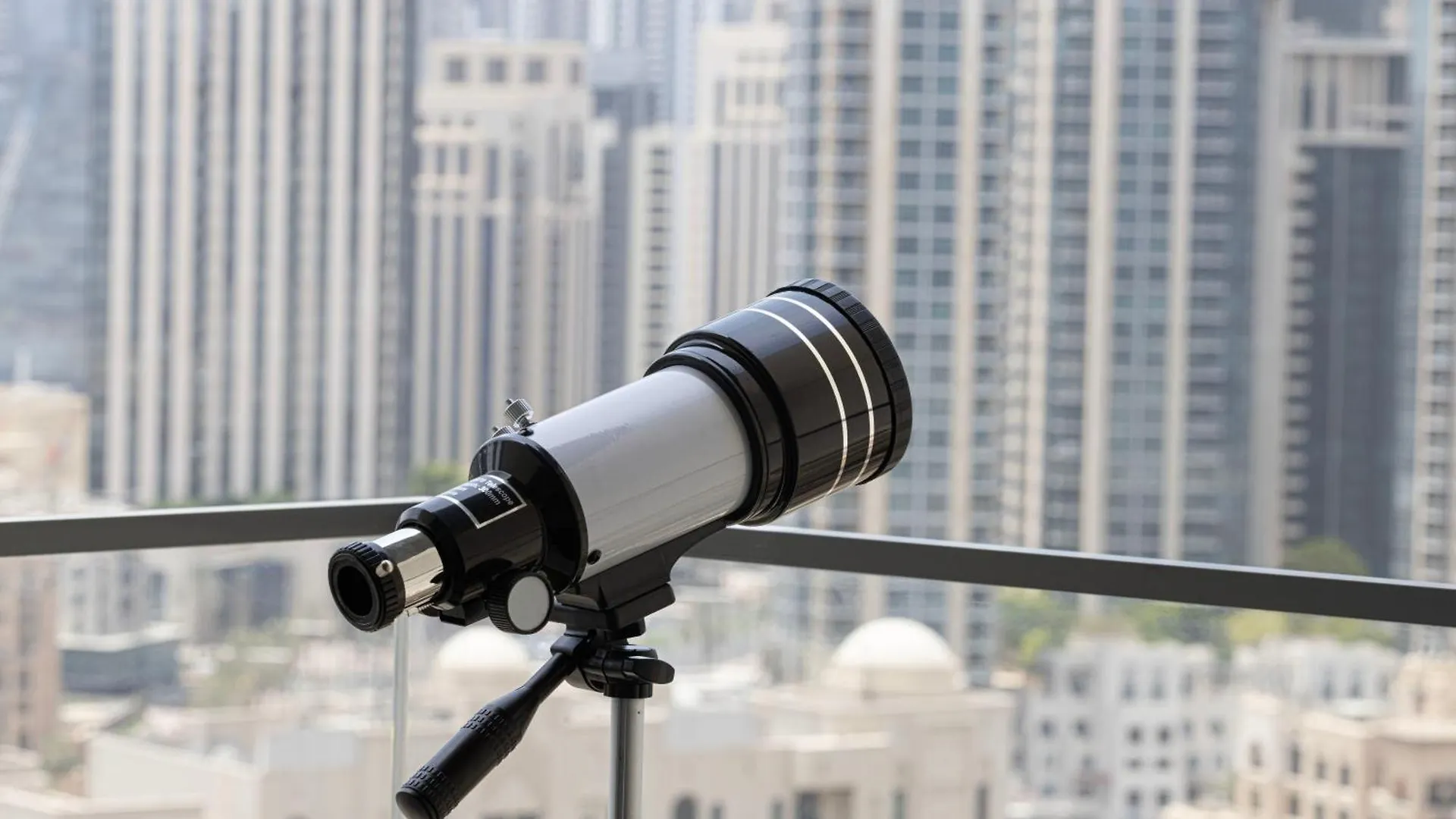 5 Minute Walk To The Fountains! Full Burj Khalifa View! 5-Star Pool & Gym! Apartment Dubai