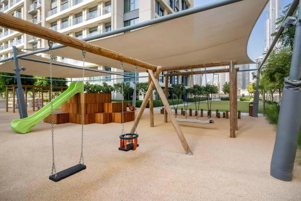 5 Minute Walk To The Fountains! Full Burj Khalifa View! 5-Star Pool & Gym! Apartment Dubai