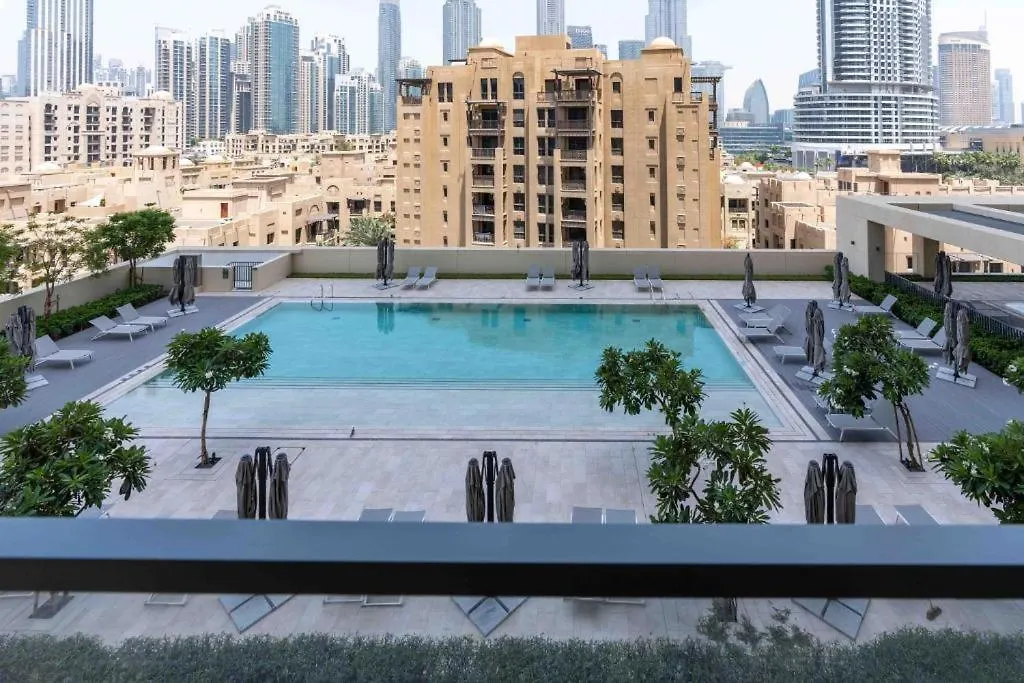 5 Minute Walk To The Fountains! Full Burj Khalifa View! 5-Star Pool & Gym! Apartment Dubai United Arab Emirates