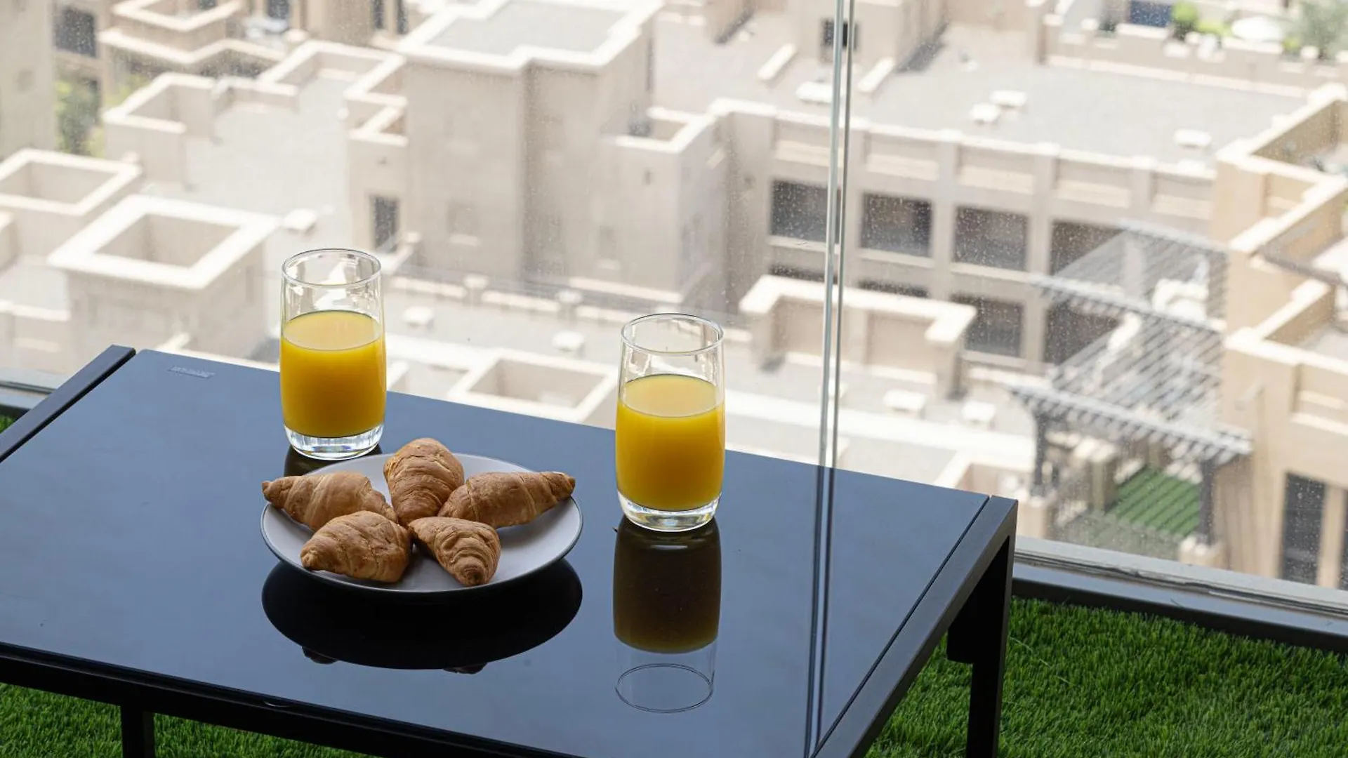 5 Minute Walk To The Fountains! Full Burj Khalifa View! 5-Star Pool & Gym! Apartment Dubai