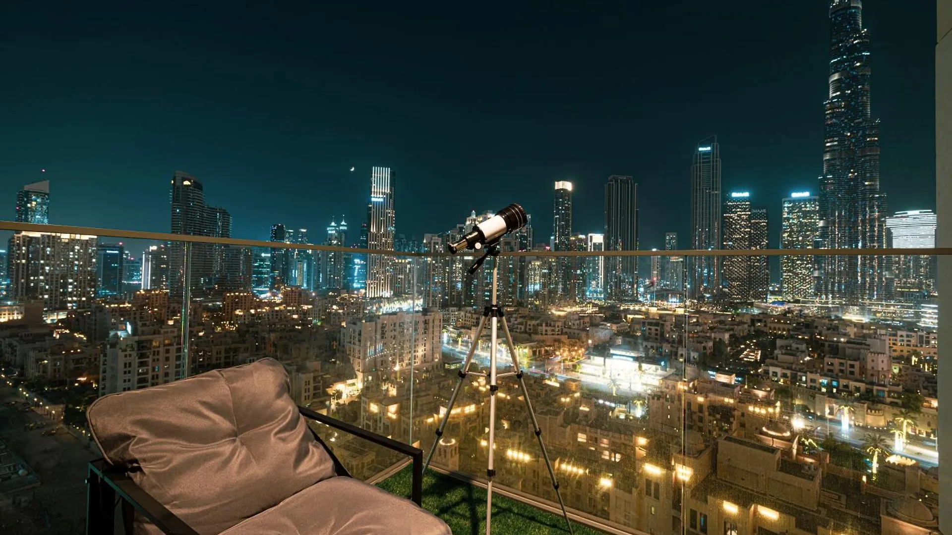 5 Minute Walk To The Fountains! Full Burj Khalifa View! 5-Star Pool & Gym! Apartment Dubai United Arab Emirates