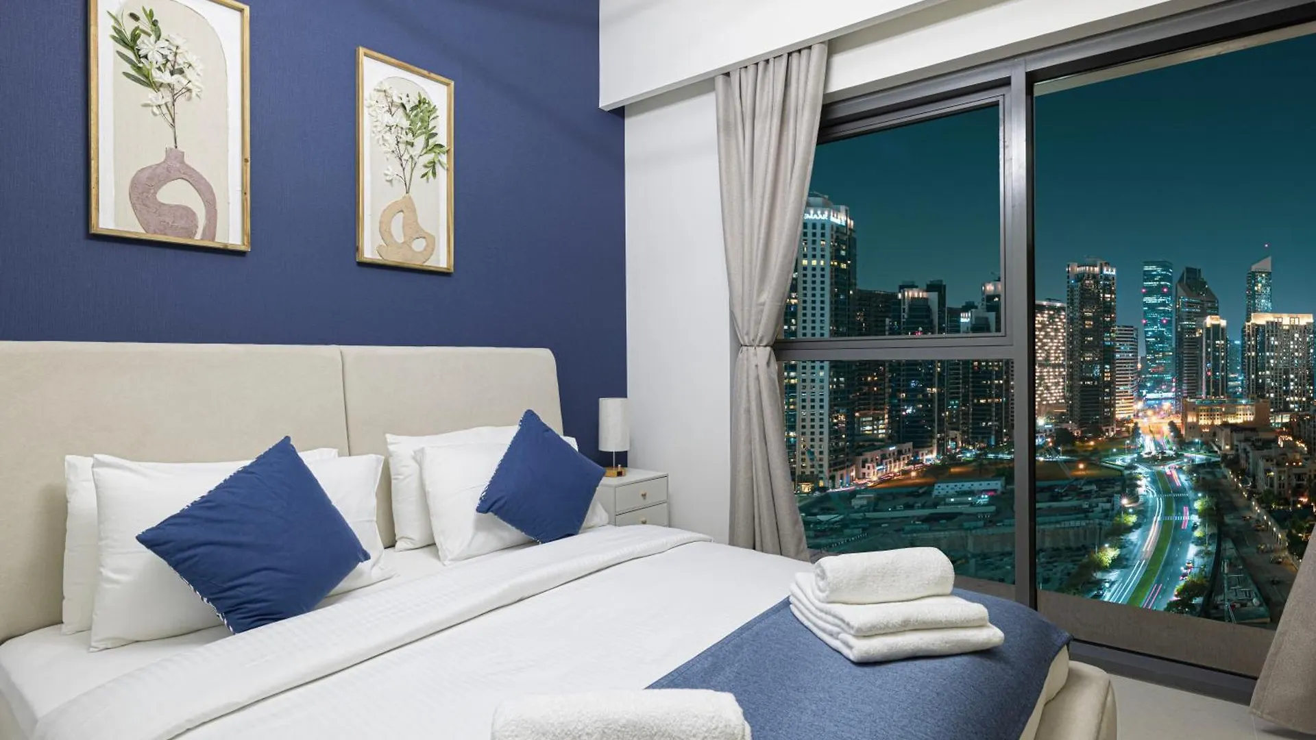 5 Minute Walk To The Fountains! Full Burj Khalifa View! 5-Star Pool & Gym! Apartment Dubai United Arab Emirates