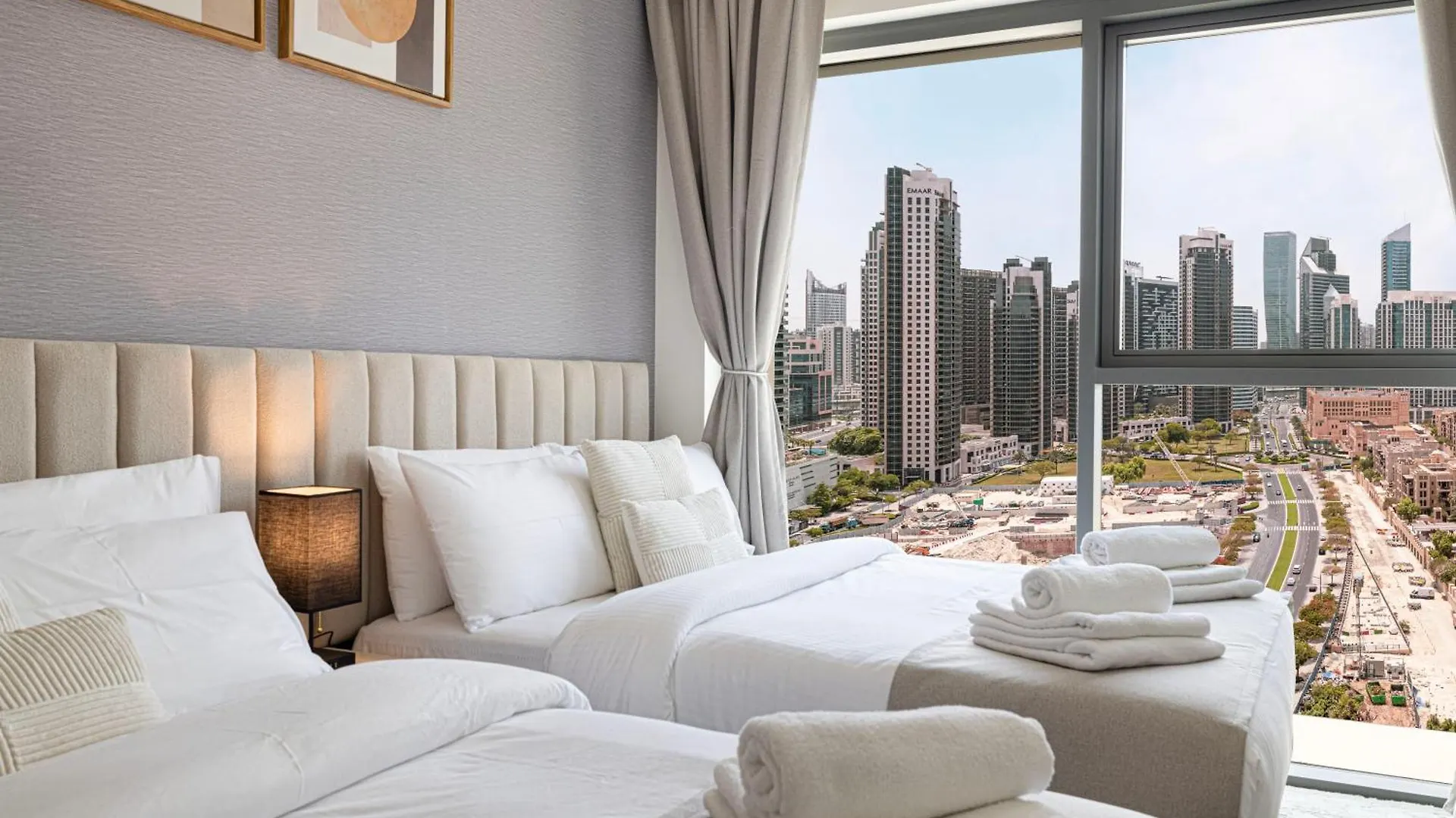 5 Minute Walk To The Fountains! Full Burj Khalifa View! 5-Star Pool & Gym! Apartment Dubai