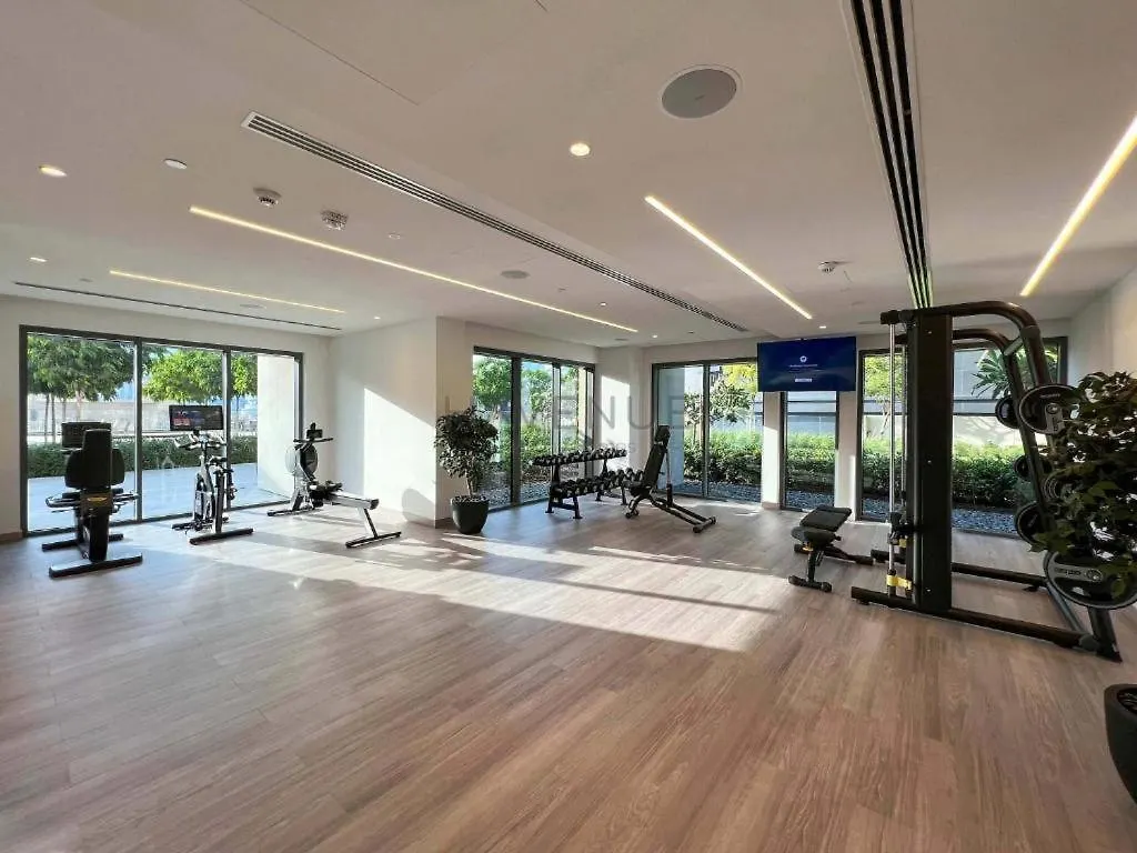 5 Minute Walk To The Fountains! Full Burj Khalifa View! 5-Star Pool & Gym! Apartment Dubai United Arab Emirates