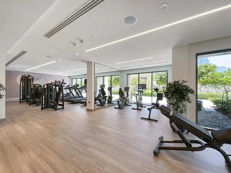 5 Minute Walk To The Fountains! Full Burj Khalifa View! 5-Star Pool & Gym! Apartment Dubai