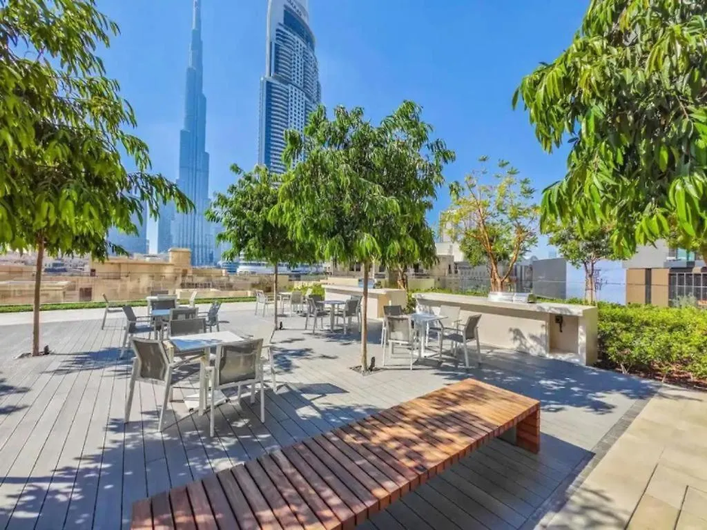 5 Minute Walk To The Fountains! Full Burj Khalifa View! 5-Star Pool & Gym! Apartment Dubai